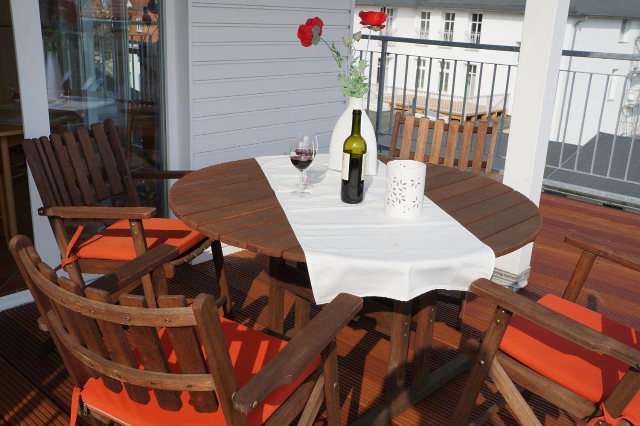Villa Duene Mit Grosser Sonnenterrasse, Kamin, Wlan Und Tiefgarage Fuer 2-4 Personen Ostseebad Kühlungsborn Exteriér fotografie