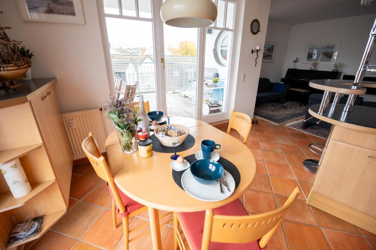Villa Duene Mit Grosser Sonnenterrasse, Kamin, Wlan Und Tiefgarage Fuer 2-4 Personen Ostseebad Kühlungsborn Exteriér fotografie
