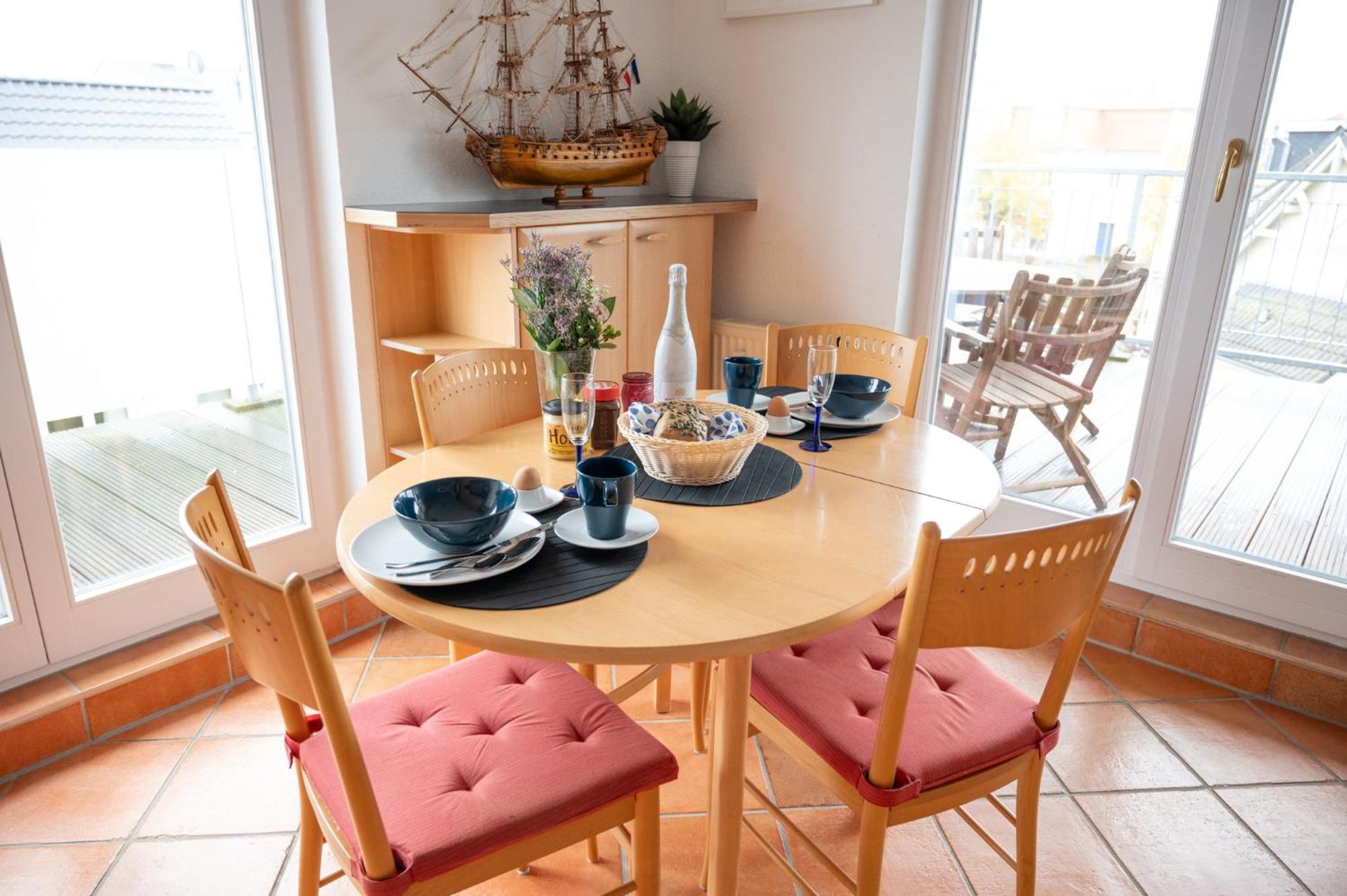 Villa Duene Mit Grosser Sonnenterrasse, Kamin, Wlan Und Tiefgarage Fuer 2-4 Personen Ostseebad Kühlungsborn Exteriér fotografie